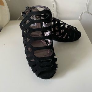STEVE MADDEN JSlithr Wedge Sandal. Size 4